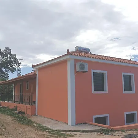Private , 5 Min Drive From The * Миния