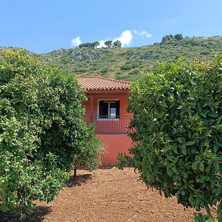 Private , 5 Min Drive From The *