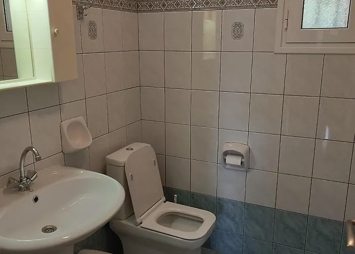 Private , 5 Min Drive From The Villa Minia