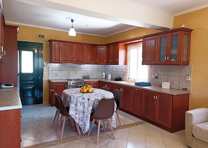 Villa Private , 5 Min Drive From The