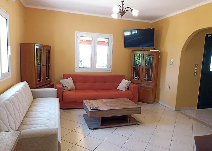 Private , 5 Min Drive From The Minia