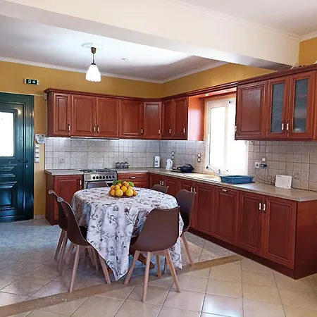 Вилла Private , 5 Min Drive From The