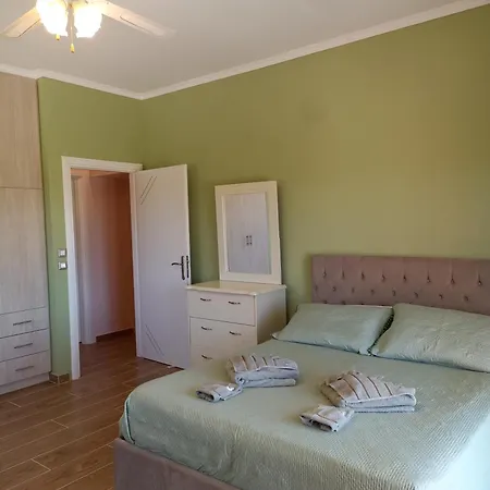 Private , 5 Min Drive From The Вилла Миния