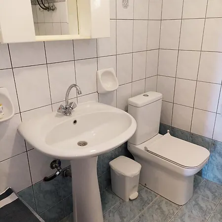 Private , 5 Min Drive From The Вилла