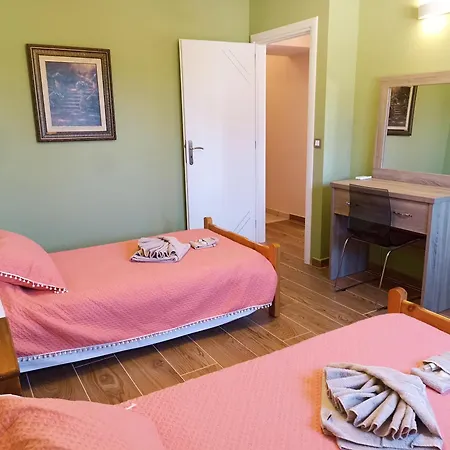 Private , 5 Min Drive From The Вилла *