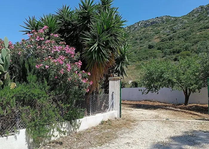 Private , 5 Min Drive From The Миния