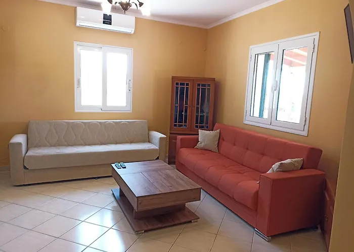 Private , 5 Min Drive From The Вилла Миния